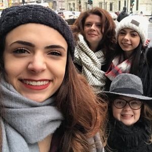 Meet your Posher, Alexia